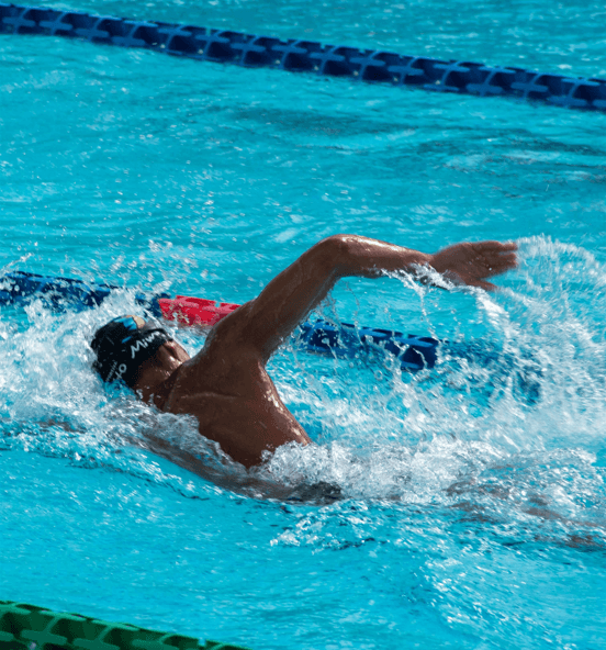 فوائد السباحة - 10 فوائد جسدية ونفسية